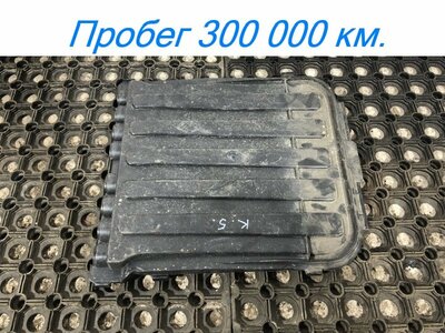 KAMAZ Крышка блока предохранителей Камаз К5 54901 б/у KAMAZ Крышка блока предохранителей Камаз К5 54901 б/у (фото)