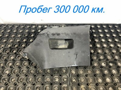 KAMAZ Накладка на торпедо центральная Камаз К5 54901 б/у KAMAZ Накладка на торпедо центральная Камаз К5 54901 б/у (фото)
