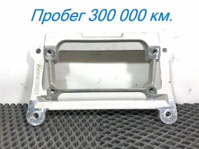 KAMAZ Кронштейн рулевой колонки Камаз К5 54901 б/у KAMAZ Кронштейн рулевой колонки Камаз К5 54901 б/у (фото)
