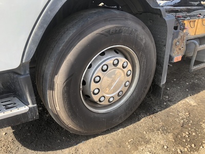 VOLVO Ступица передняя Volvo FH13 б/у VOLVO Ступица передняя Volvo FH13 б/у
