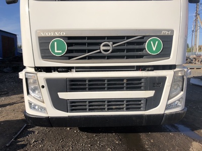 VOLVO Бампер передний в сборе (ноускат) Volvo FH13 б/у VOLVO Бампер передний в сборе (ноускат) Volvo FH13 б/у (фото)