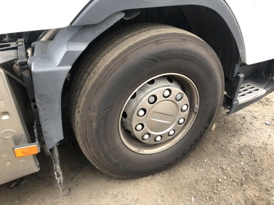 VOLVO Суппорт передний правый Volvo FH13 б/у VOLVO Суппорт передний правый Volvo FH13 б/у