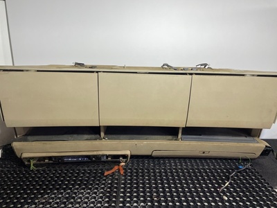 Scania Верхняя полка хранения (бардачок) в сборе Scania Верхняя полка хранения (бардачок) в сборе (фото)